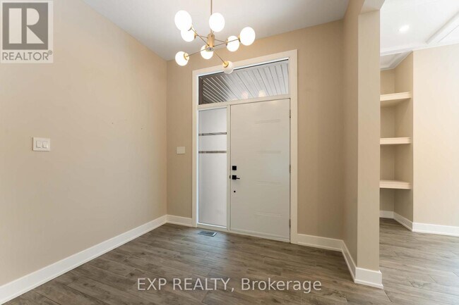 Photo - 1961 Cedarlakes Way