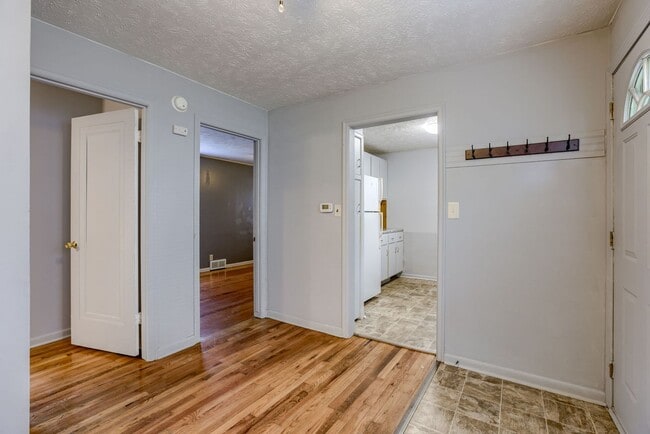 Photo - 2 Bedroom Benson Charmer!!