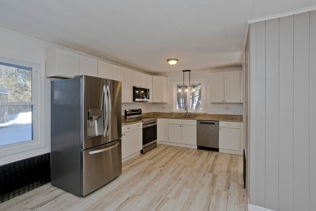 Photo - 16 Knightville Dam Road