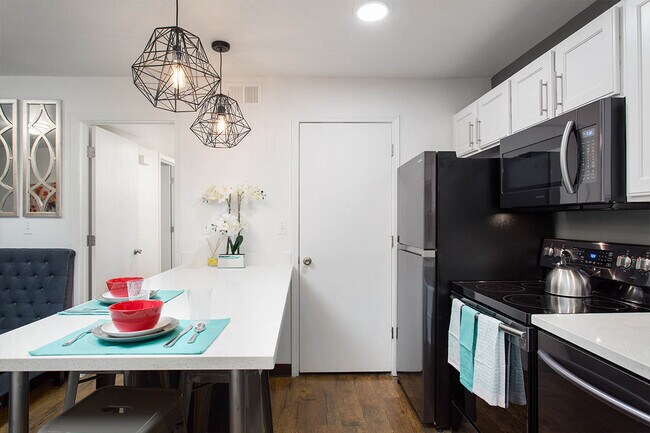 Photo - University Gateway-Student Apartments