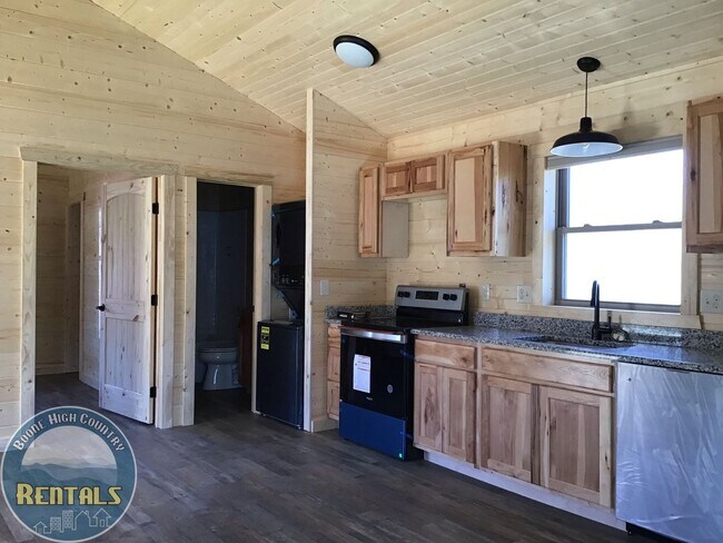 Photo - Beautiful 1bd Cabin In Trade, Tennessee