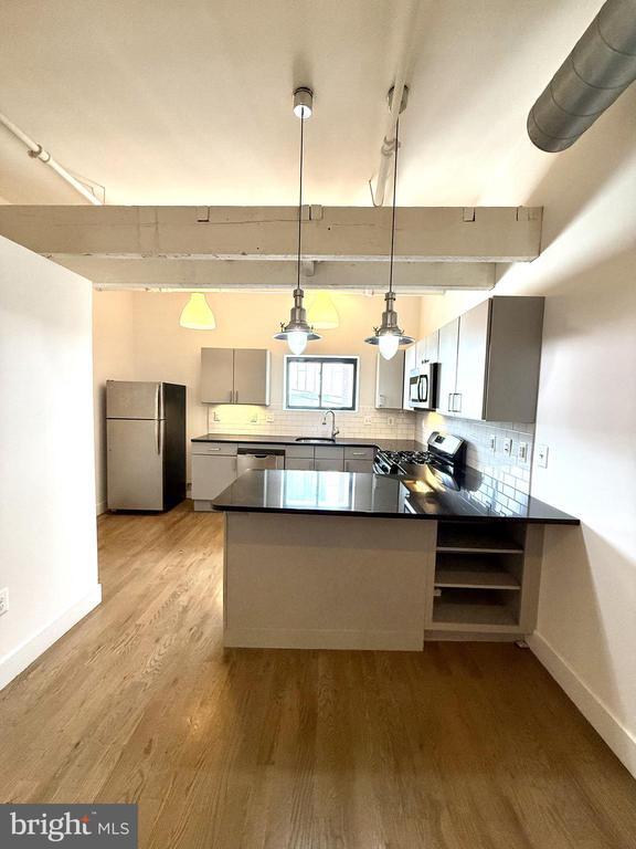 Building Photo - 2620 Martha St Unit 301 Rental