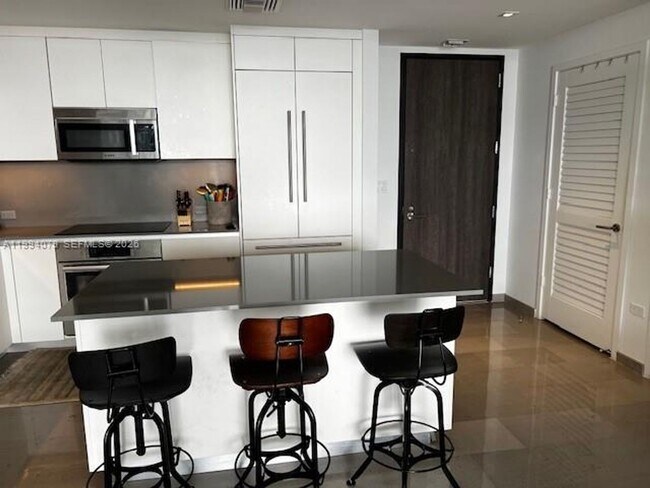 Photo - 68 SE 6th St Unidad 68 SE 6th St # 3108