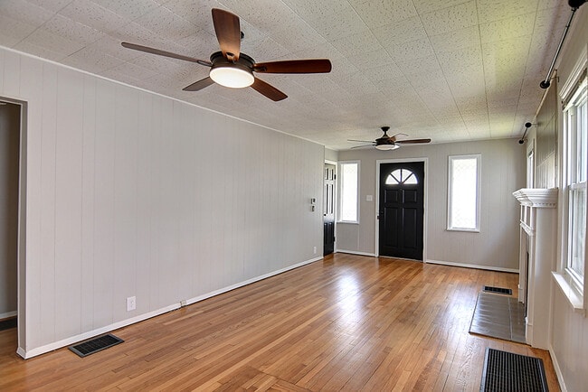 Photo - 523 Watervliet Ave