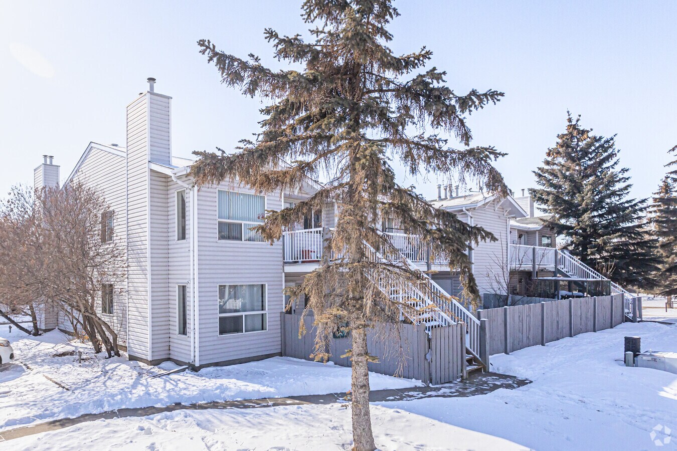 Huntington Court Coachhomes - Huntington Court Coachhomes