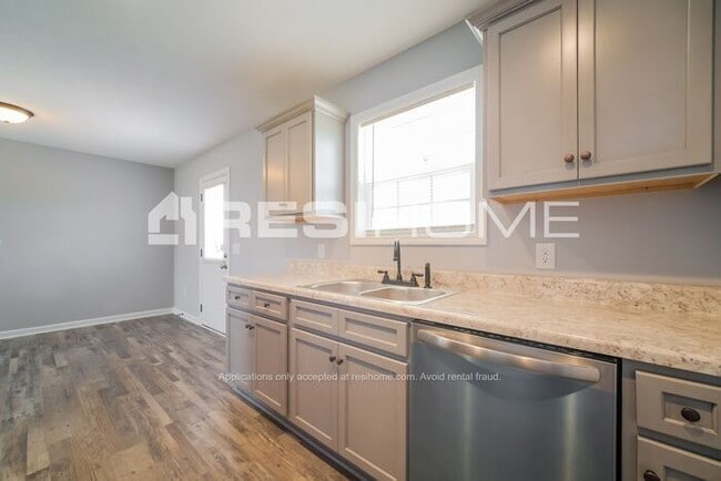 Photo - 730 Ella Court