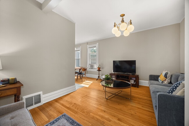 Photo - 501 Elgin Ave