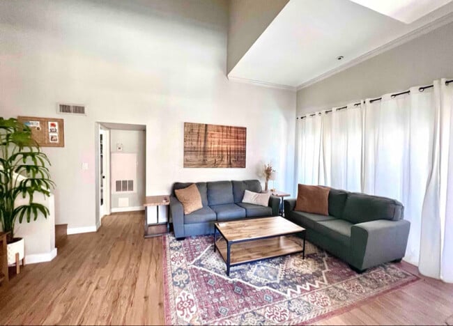 Building Photo - 3600 Hayden Rd