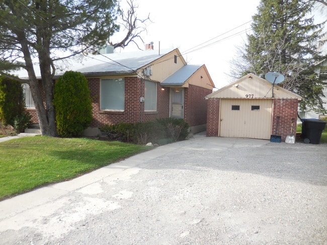 Photo - 977 E 5600 S