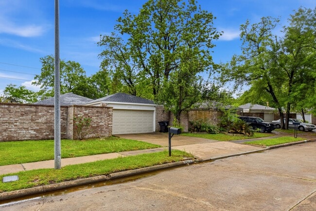 16235 Olive Glen Dr