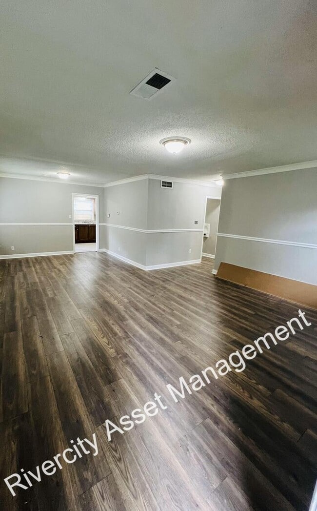 Photo - NEWLY RENOVATED HOME!!!!!! SECTION 8 FRIEN...