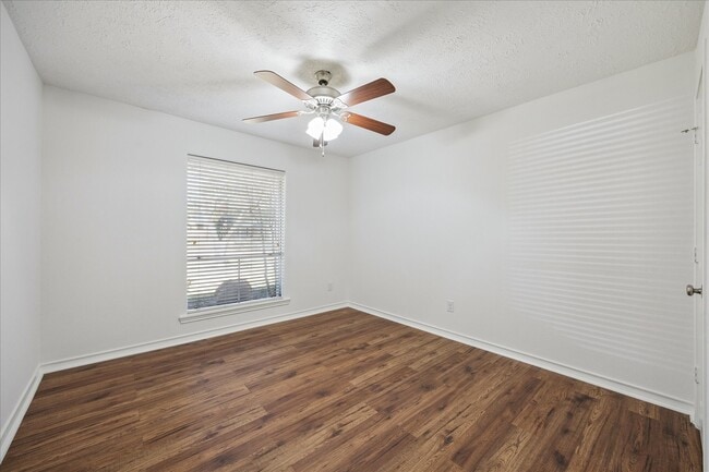 Photo - 22831 Merrymount Dr