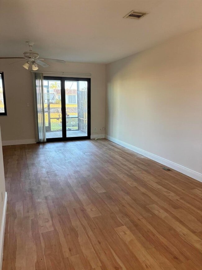 Photo - 5106 Pier Dr