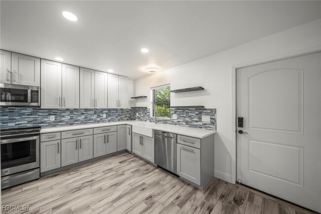 Building Photo - 10022 Oxfordshire Ln SW Unit 106