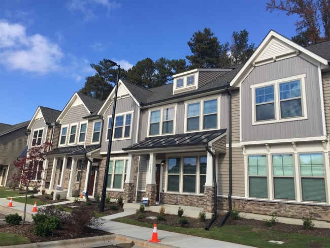 Building Photo - 1105 Metropolitan Dr