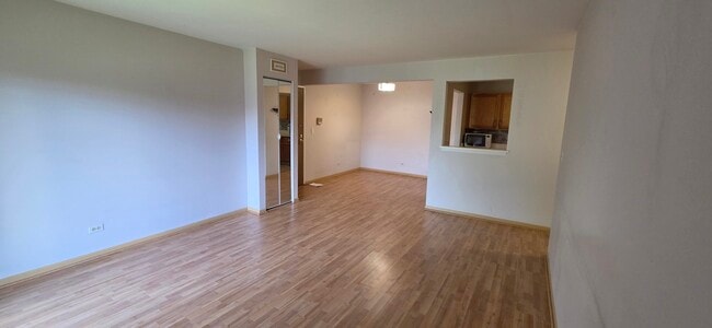 Photo - 940 N Lakeside Dr
