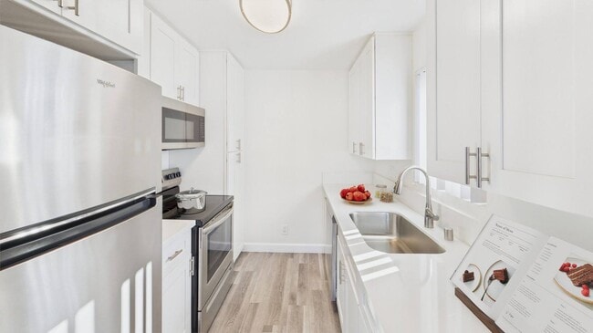 Photo - Gilmore  Apartments Van Nuys