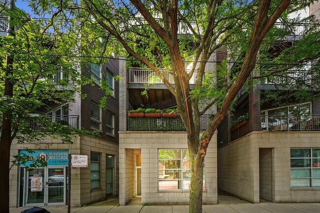 Building Photo - 2629 W Chicago Ave Unit 3 Rental