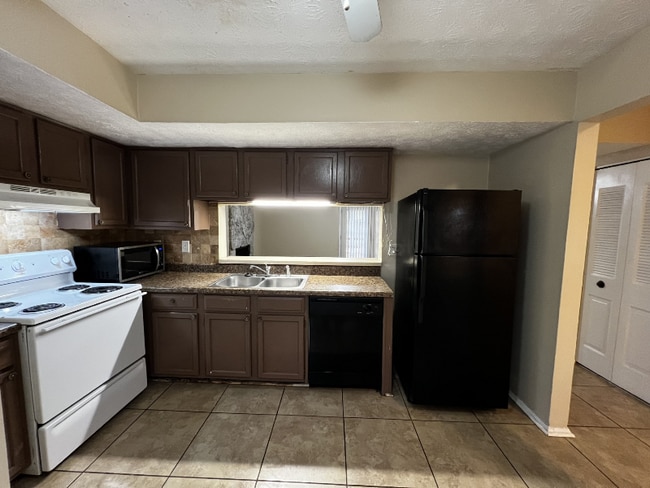 Photo - 6479 Meadow Rue Dr