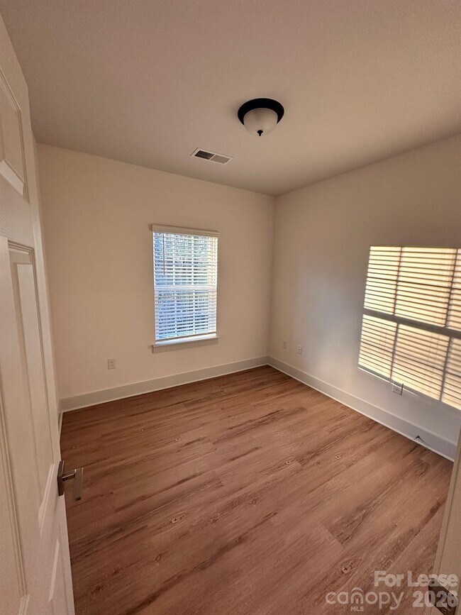 Photo - 3515 Markland Dr Unit 101