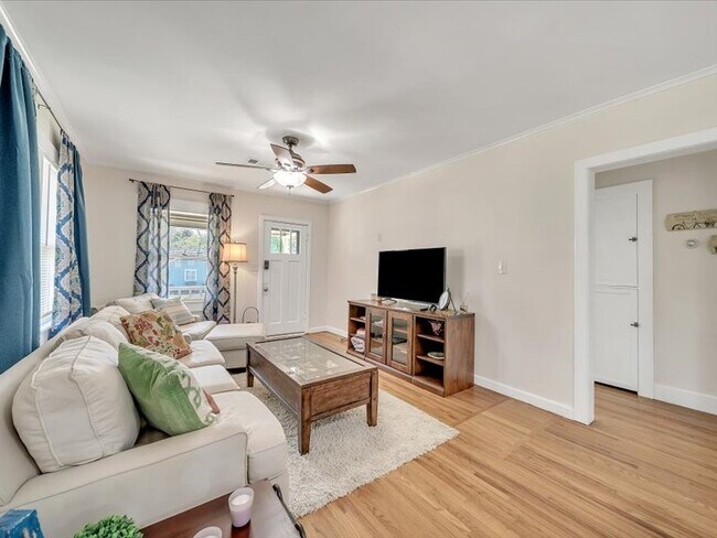 Photo - 1348 S Pittsburg Ave