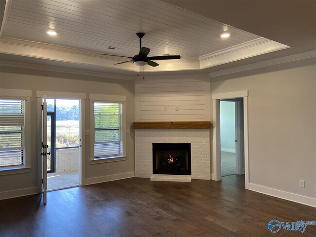 Photo - 440 Legend Oak Way SW