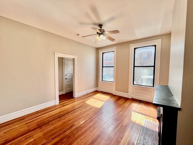 Photo - 1-281W Cherokee St