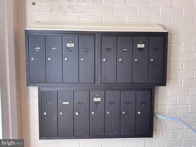 Photo - 5929 Quantrell Ave Unit 204