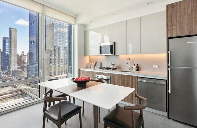 Photo - 636 W 30th St Unit 21G