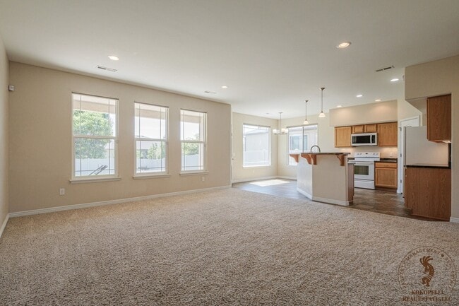 Photo - 672 Muirfield Drive