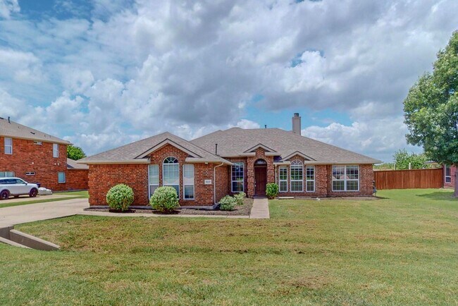 **Now pre-leasing, available to view early... - **Now pre-leasing, available to view early... House