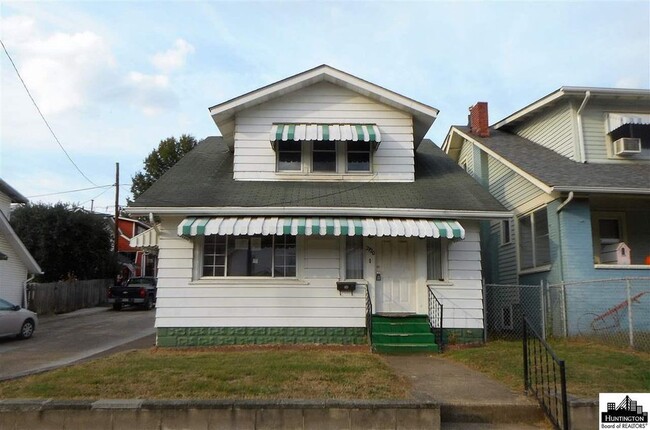 Building Photo - 2720 4th Ave