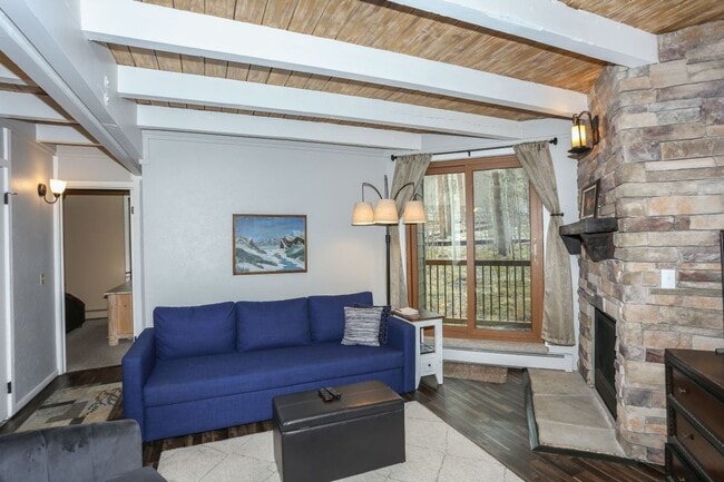 Building Photo - SCREAMING DEAL! Treehouse, Two Bedroom, One Bathroom available for 1-year in Silverthorne! COME...