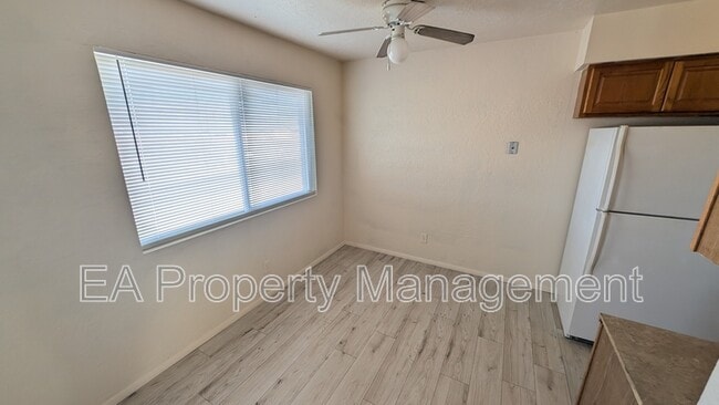 Photo - 812 Chelwood Park Blvd NE