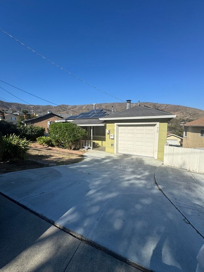 Building Photo - Spacious 3BR/2BA home in South San Francisco