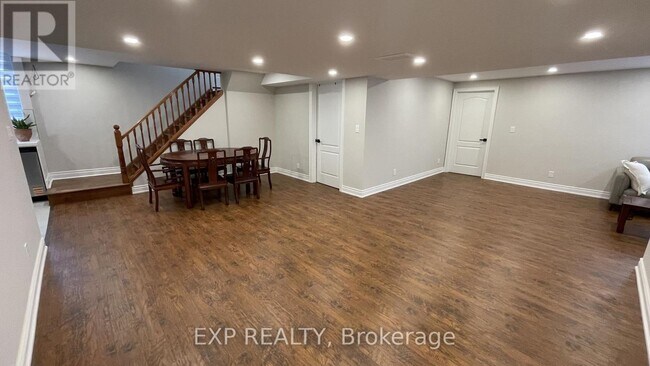 Photo - 94 Lensmith Dr