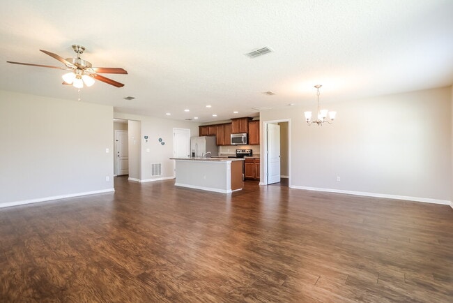 Photo - 3800 Falcon Crest Dr