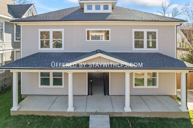 Photo - 1571 Court Ave Unit 202