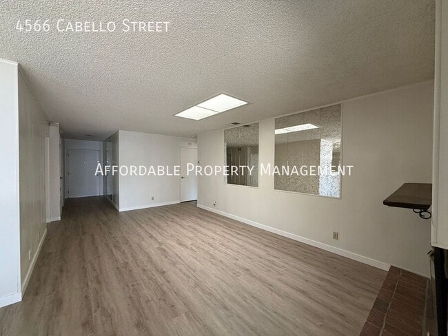 Photo - 4566 Cabello St