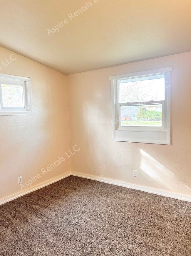 Photo - 214 W Worley St