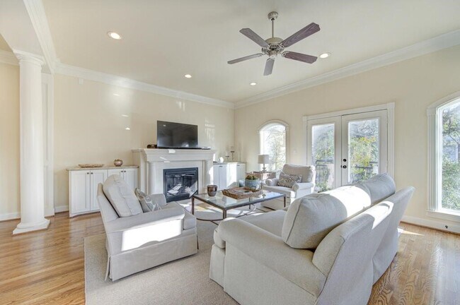 Photo - 1326 W Bell St