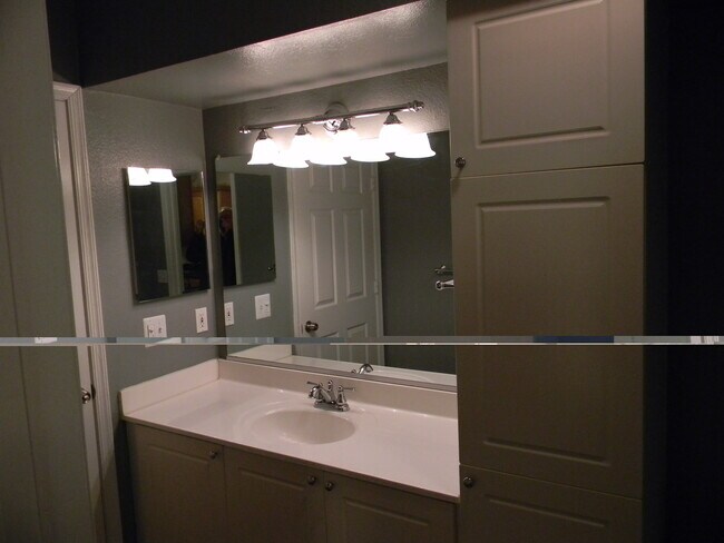12894 Fair Briar Ln Unit Gates of Fair lakes Condo
