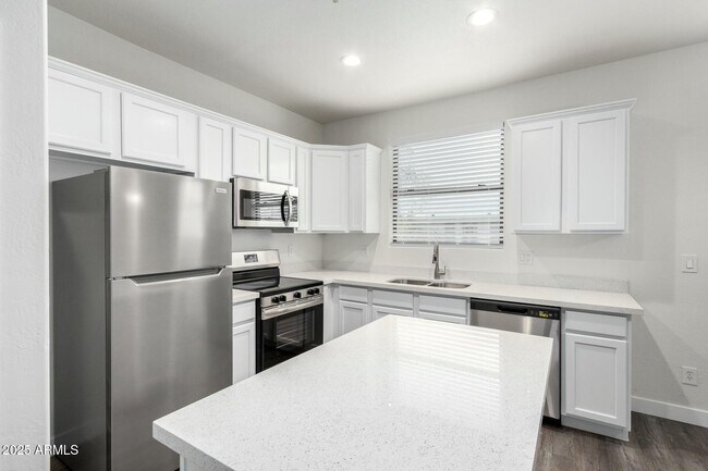 111 W Beth Dr