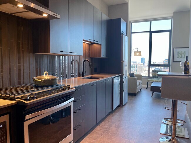 Photo - 900 W Washington Blvd