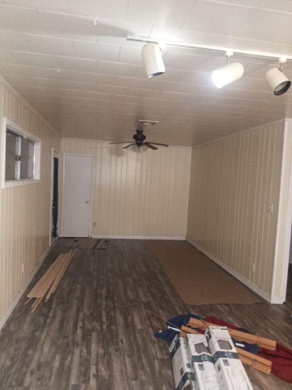 Photo - 1423 Airport Rd