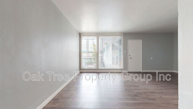 Oak Grove - 444 28th St.