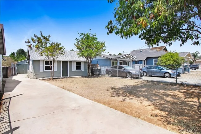 Photo - 667 N Pennsylvania Ave