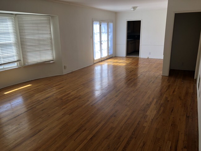 Photo - 614 Acanto St