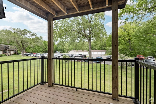 2BR, 2BA - 1,020SF - Balcony