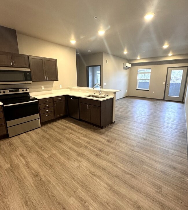 1BR/1BA - The Upriver